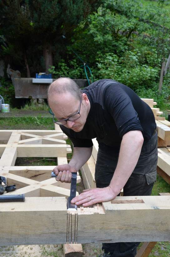 Travail du bois à la main